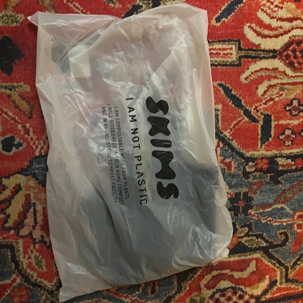 Skims onyx bra new extra small